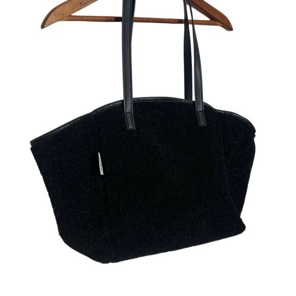 Neiman Marcus Black Shearling Sherpa Tote Bag - Picture 2 of 5